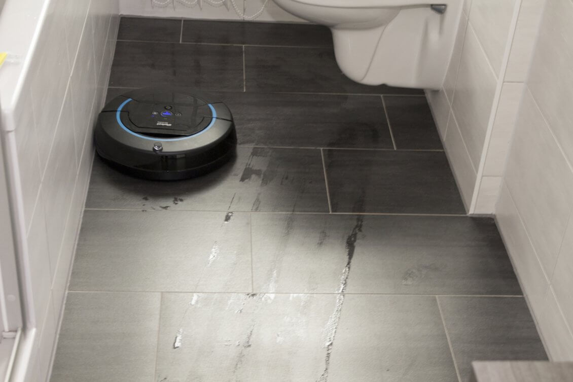 iRobot Scooba 450 vs. braava 390t
